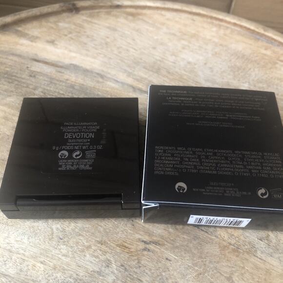 LAURA MERCIER FACE ILLUMINATOR HIGHLIGHTING POWDER, DEVOTION - (0.3 oz./9 g.) - Picture 5 of 5